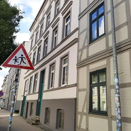 Modernes - Ps4, Toplage Nahe Hafen, Schloss & Altstadt