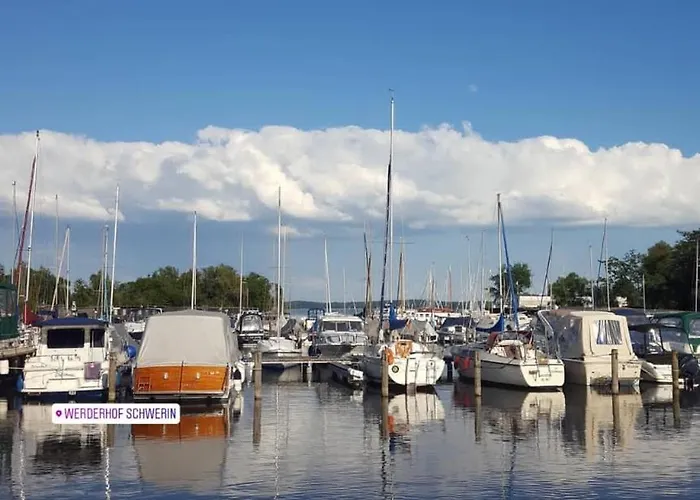 Apartment City-apartment 3 - Frisch Renoviert, Ps4 Schwerin (Mecklenburg-Vorpommern)